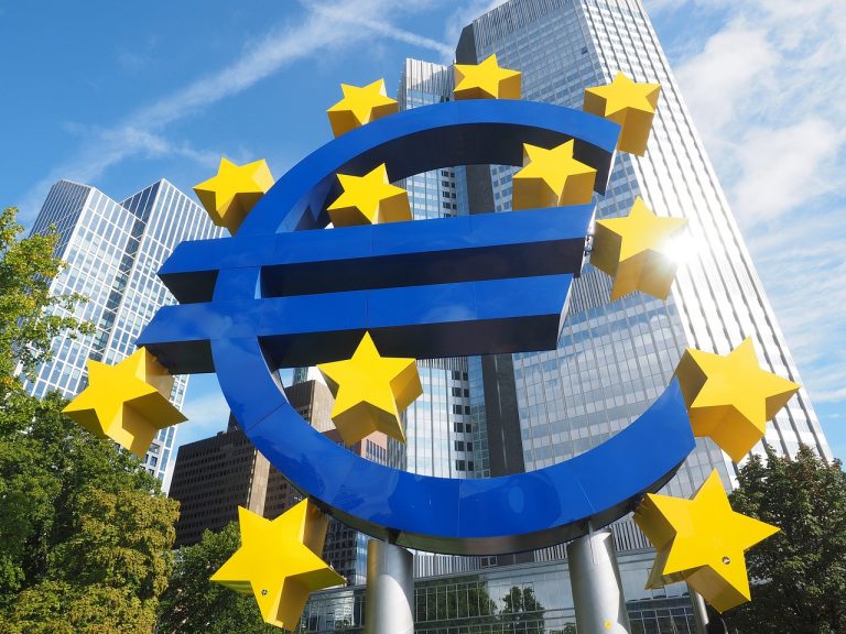 La actividad empresarial en la zona euro cae a niveles pandémicos debido a Alemania y Francia