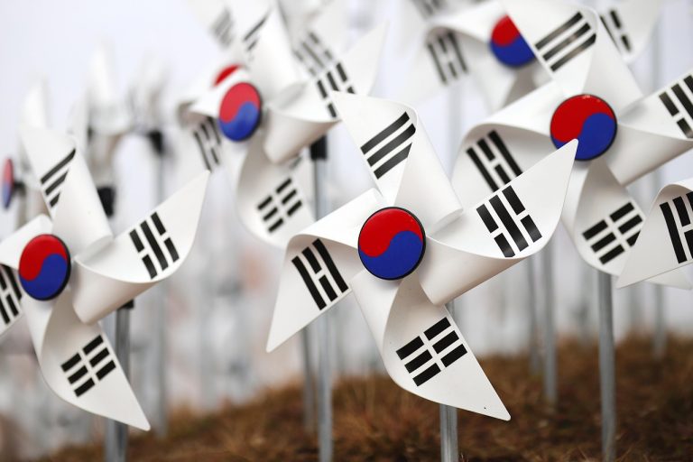 Las bolsas asiáticas suben con fuerza lideradas por Corea del Sur tras la victoria del líder opositor