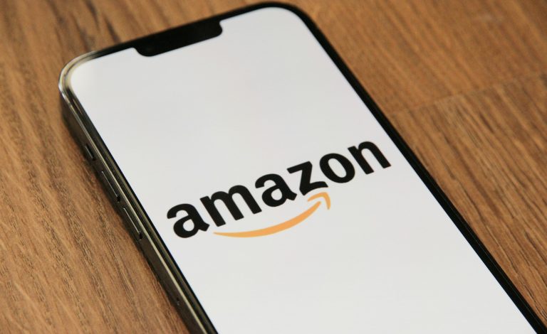 Caída en bolsa de Amazon pese a buenos resultados trimestrales: dudas sobre el crecimiento de AWS